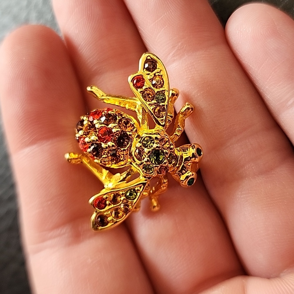 Bee brooch - Picture 5 of 8